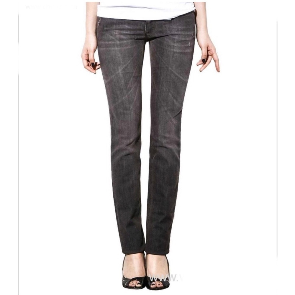 • Dolce and Gabbana • Cute Straight Leg Jeans 25